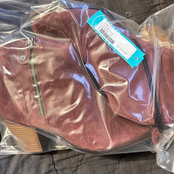 Diba Sequoia Western Booties 9.5 NWOT Burgundy Red Leather Suede Heel Boho Boots - Picture 5 of 6